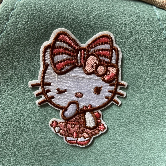 Hello Kitty Mini Backpack - Picture 6 of 7